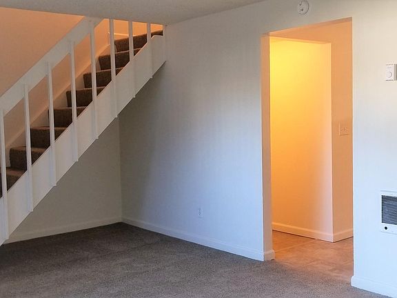 4th image of 2623 Rossiter Ln