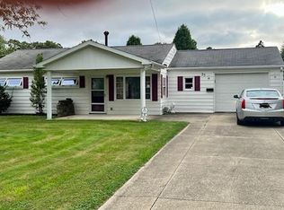 35 Lake Breeze Rd, Conneaut, OH 44030