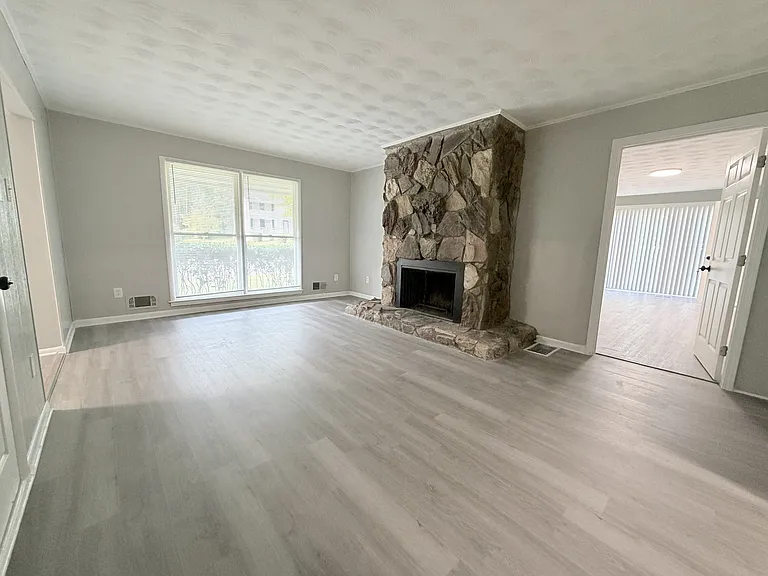 490 Tall Deer Dr — Photo 12