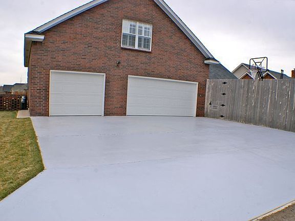 Large 3 Car Garage