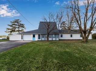 5357 Old Saunders Settlemen Rd, Lockport, NY 14094