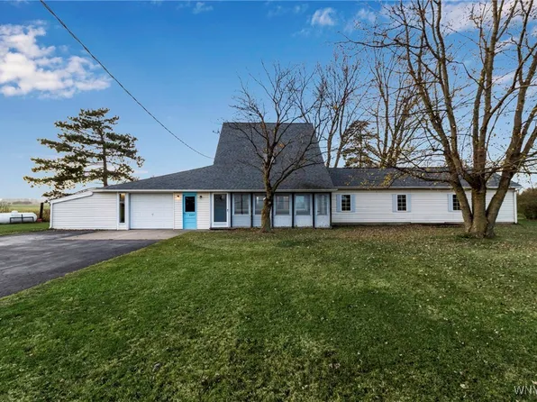 5357 Old Saunders Settlemen Rd, Lockport, NY 14094