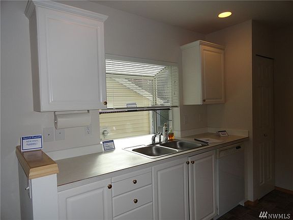 4th image of 9648 Sea Scape Ln NW