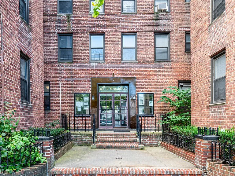 85-14 Broadway #6R — Photo 2