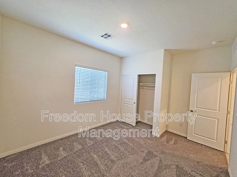 56 Pioneer Range Ave — Photo 11