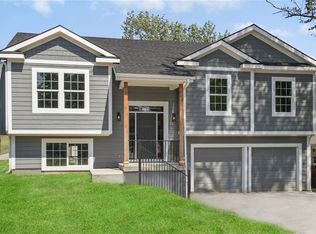 7158 Riverview Ave, Kansas City, KS 66112