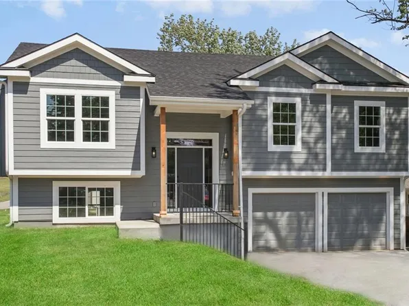 7158 Riverview Ave, Kansas City, KS 66112