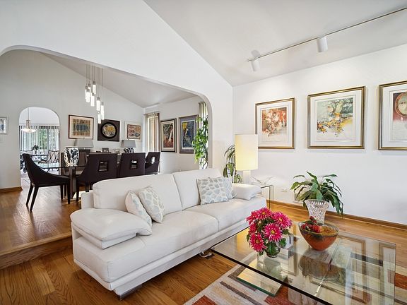 5th image of 583 Warbler Ct