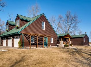 25845 Jason Ln, Chisago City, MN 55013