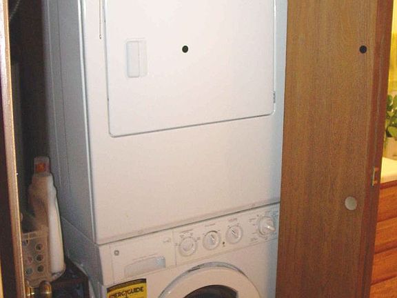 3rd image of 421 Bowery St #421-04