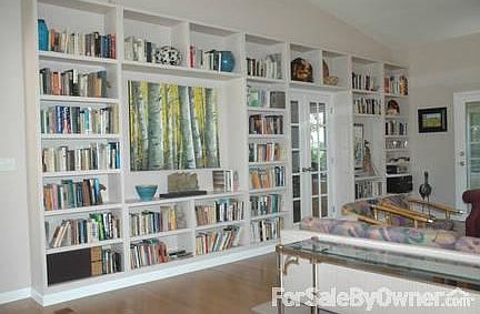 Dining area
						:
						Italian chandelier and good wall space for an extra piece of furniture.