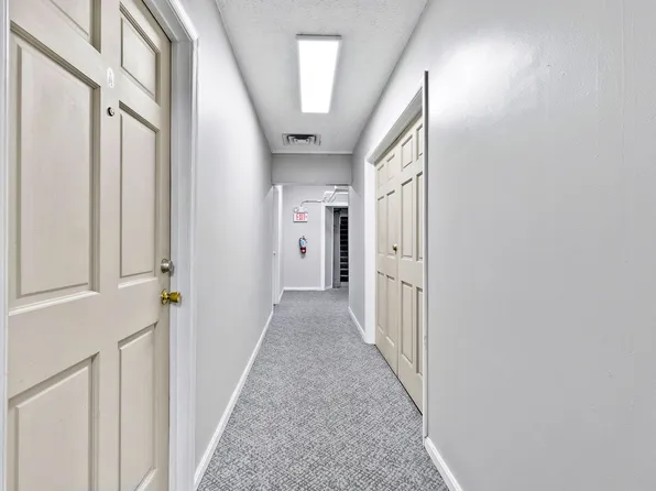 Downtown Morgantown Apartments | Steps from WVU | 1 & 2 Bedrooms Available