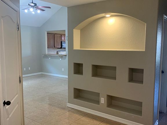 3rd image of 2922 Santa Lucia St
