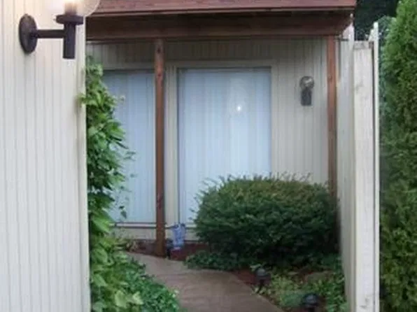 19842 Dell Dr #7005, Strongsville, OH 44136