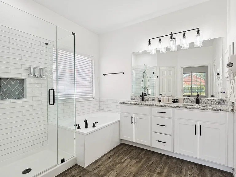 806 Longleaf Dr — Photo 21