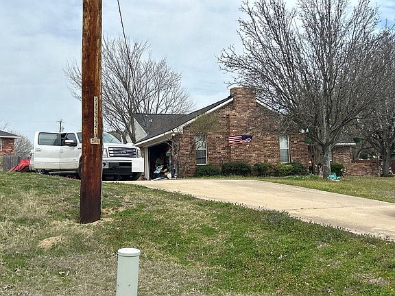3rd image of 204 Ridgeway Dr