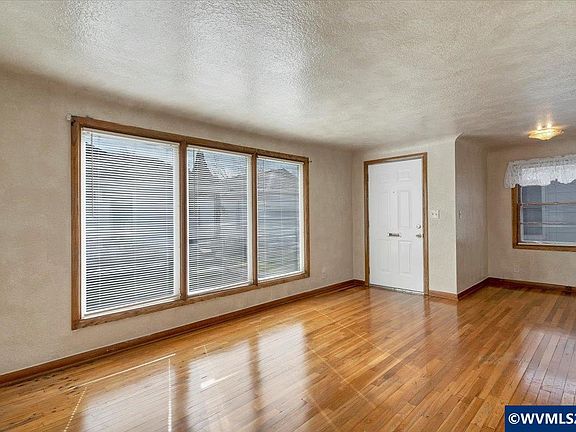 5th image of 648-658 Breys Ave NE