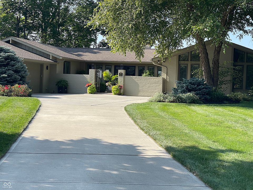 1st image of 604 York Cir