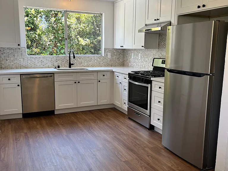 6859 Rockland St — Photo 3