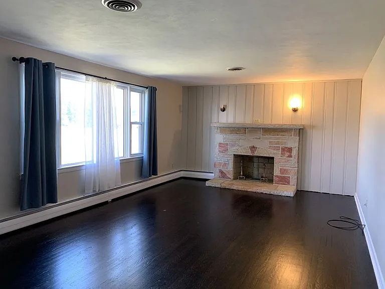 4136 Lincoln Way E — Photo 14