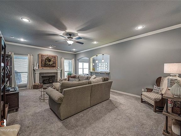 4th image of 3624 W Foxtail Lily Ln