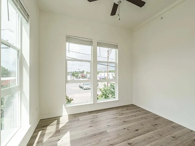 2713 E Evergreen Blvd #202 — Photo 10