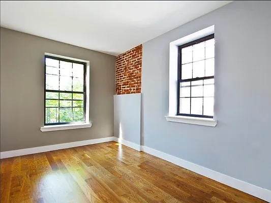 Sold by Brick&Mortar | media 3