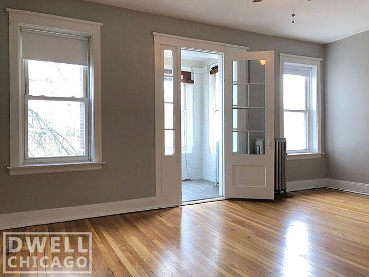 1st image of 2710 N Sacramento Ave #3