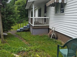 87 Golden St, Parkersburg, WV 26104