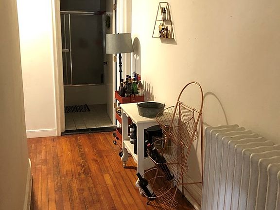 4th image of 2701-B Stuart Ave