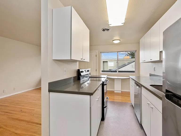 3411 14th Ave W #4 — Photo 3