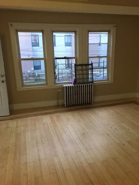 1st image of 3205 Ely Ave #2