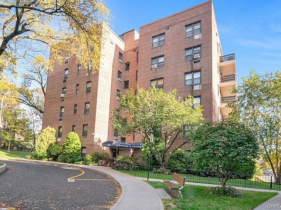 2nd image of 620 Pelham Road #6G