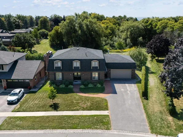 907 Brodie Ave, Kingston, ON K7M 4P8