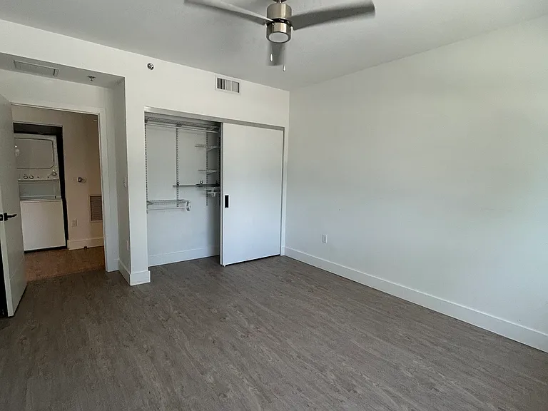 215 Park — Photo 11