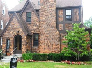 407 McKinley Ave, Grosse Pointe Farms, MI 48236