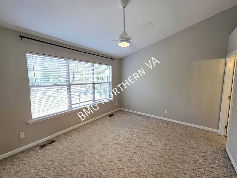 301 Bridle Crest Sq NE — Photo 10
