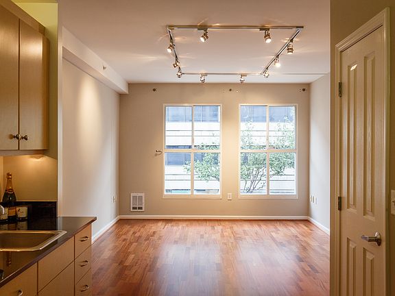 4th image of 140 S Van Ness Ave #345