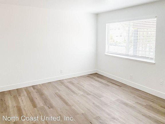 3rd image of 1722 G St #9