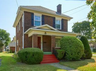 300 Wood St, Ellwood City, PA 16117