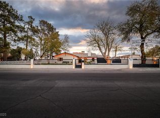 5700 N Torrey Pines Dr, Las Vegas, NV 89130