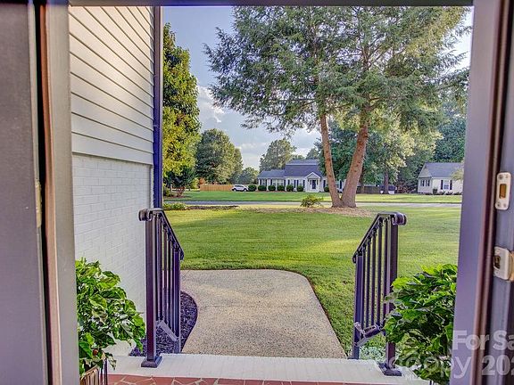 5th image of 5900 Oakwielde Ct