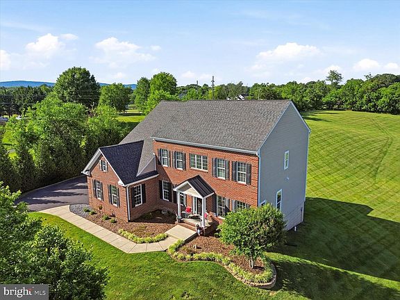 2nd image of 38474 Titnore Ct