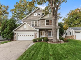 50 Garfield Pkwy, Williams Bay, WI 53191