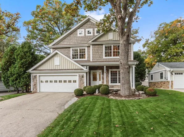 50 Garfield PARKWAY, Williams Bay, WI 53191