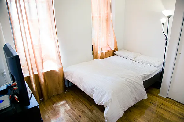 Rented by APT212 INC | media 34