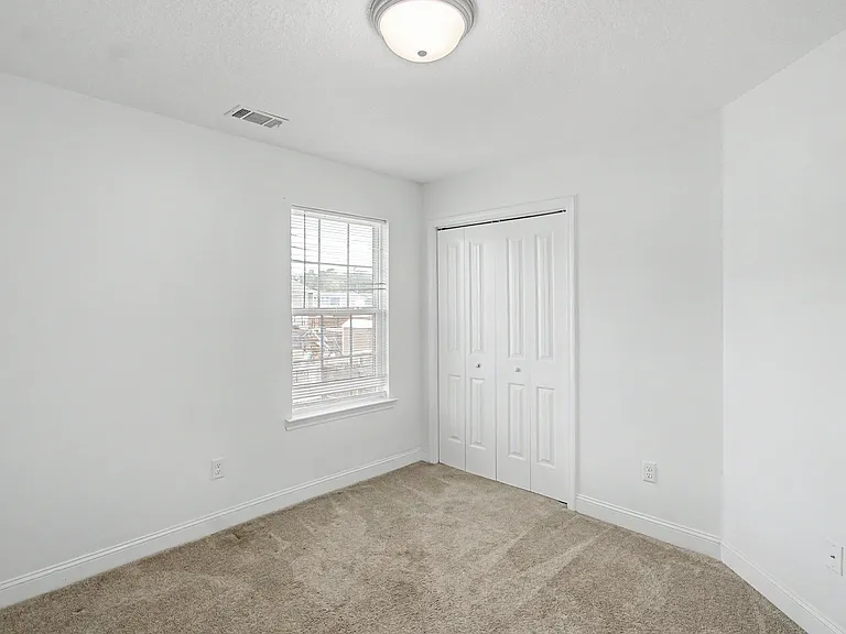 390 Fairview Cir — Photo 26