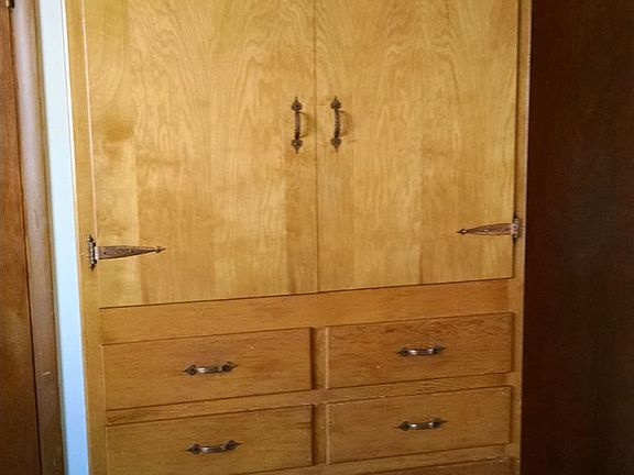 Second Built-in Cedar Wardrobe