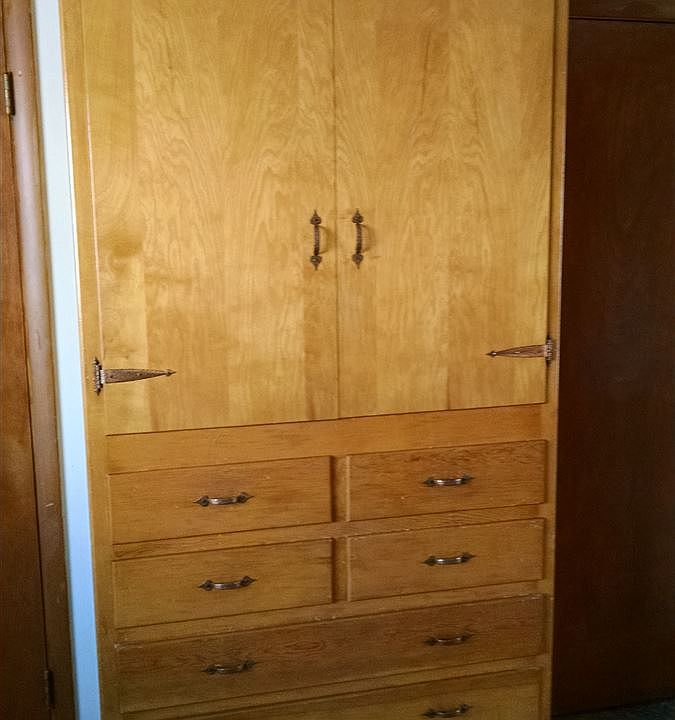 Second Built-in Cedar Wardrobe