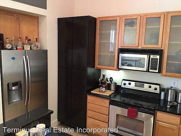 3rd image of 304 Wall Ave